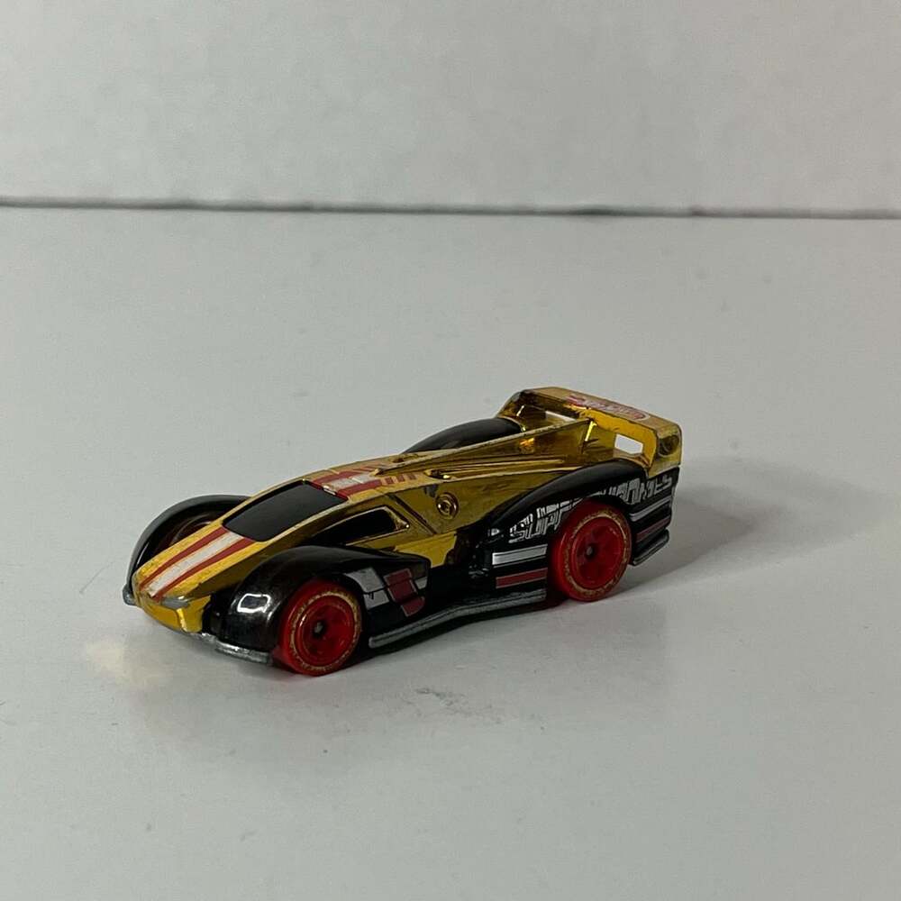Hot Wheels Electrack Super Chromes Die-Cast Toy Car Gold Black Red 1:64